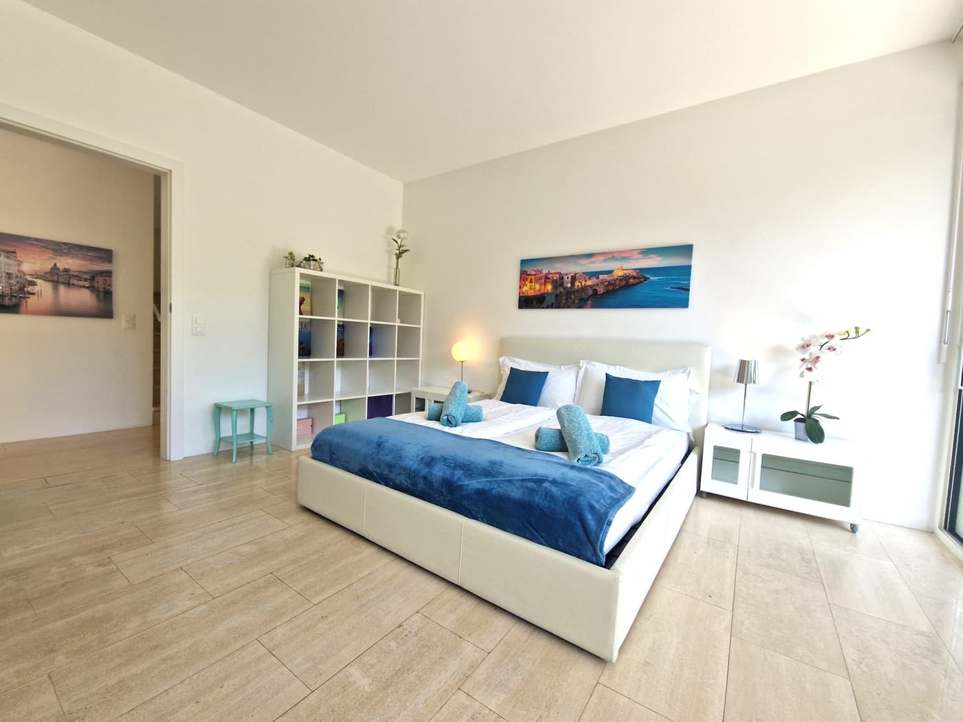 The Lake House interior 4