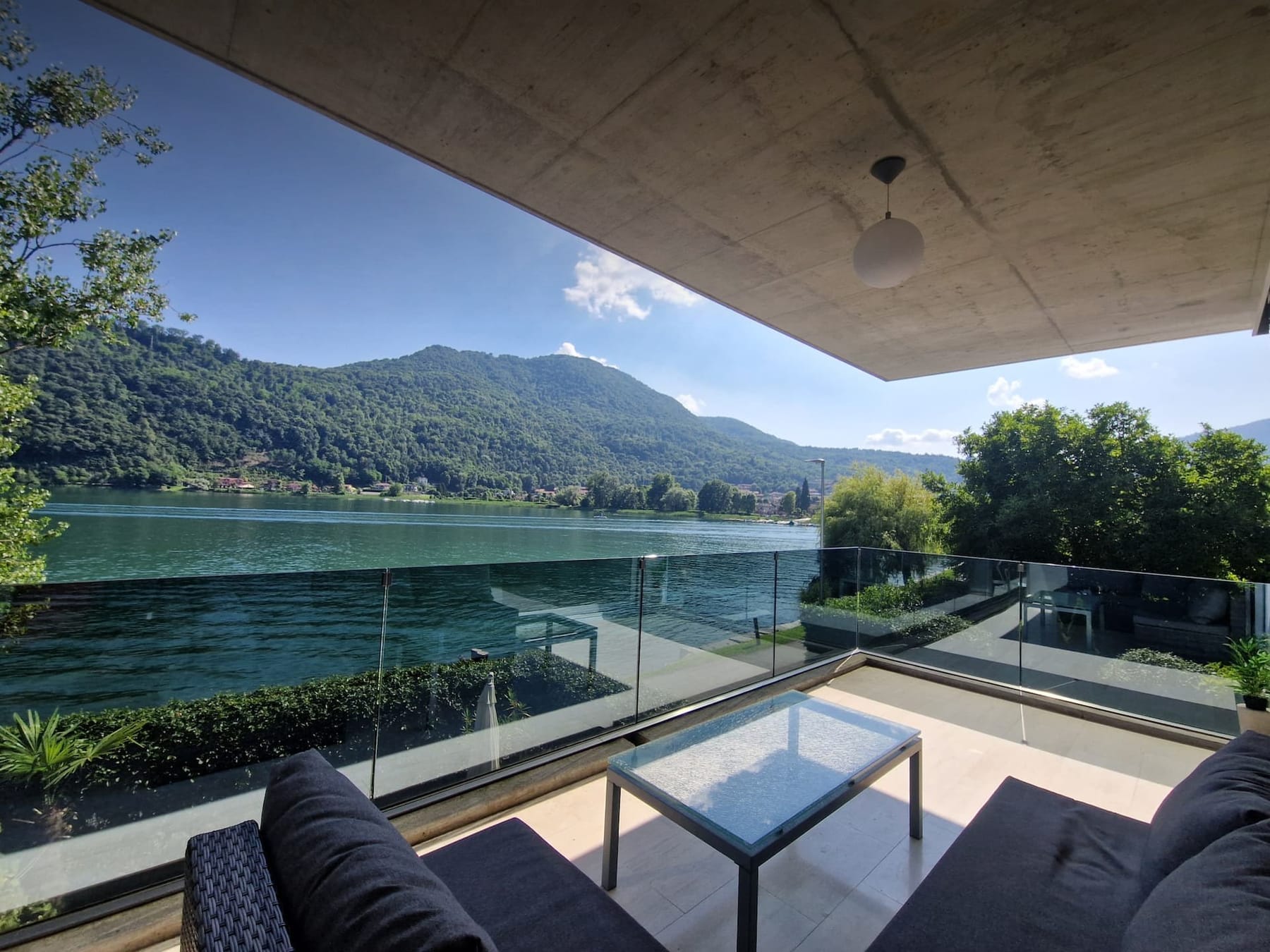The Lake House — holiday home in Caslano