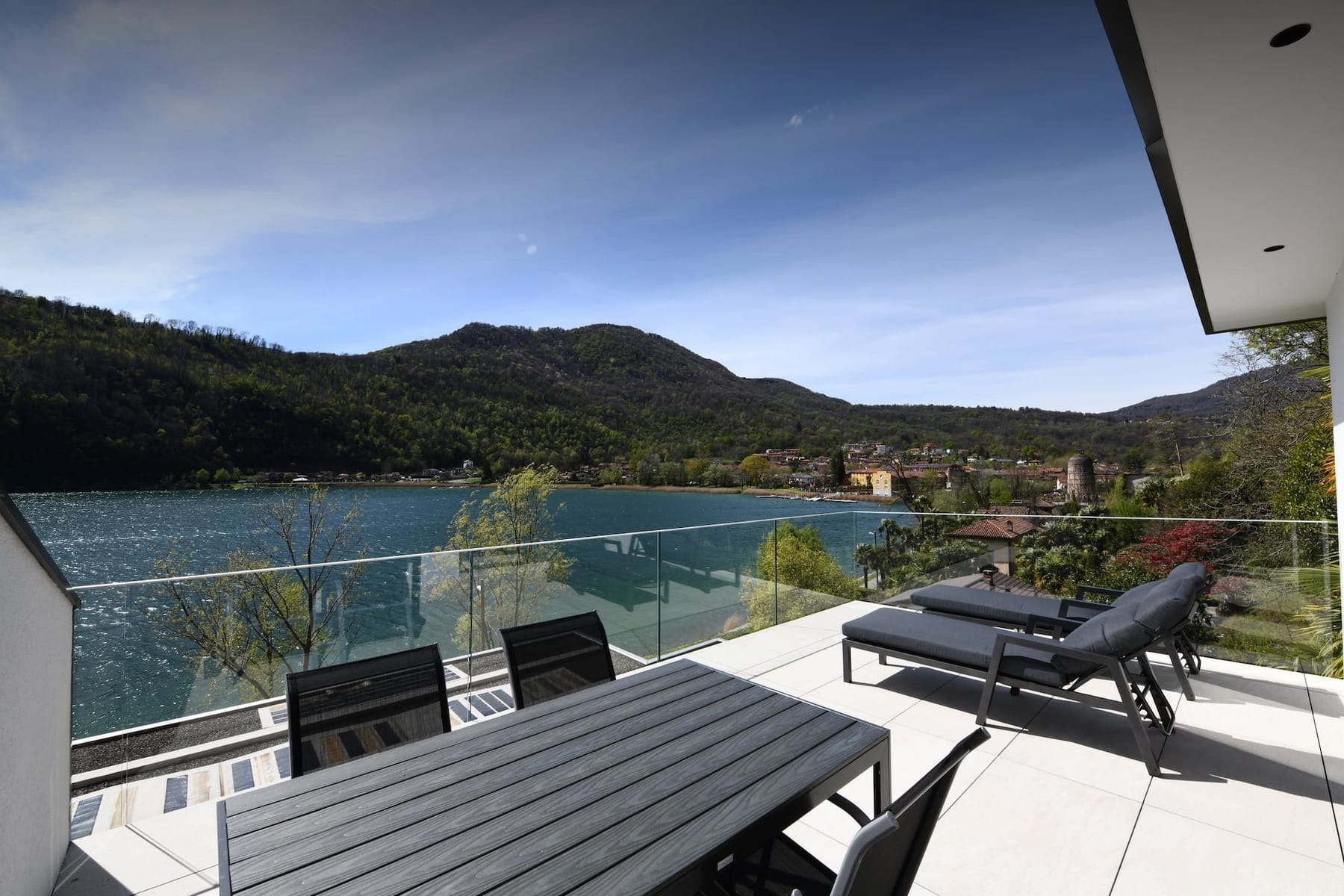 Sans Souci 2 — holiday home in Caslano